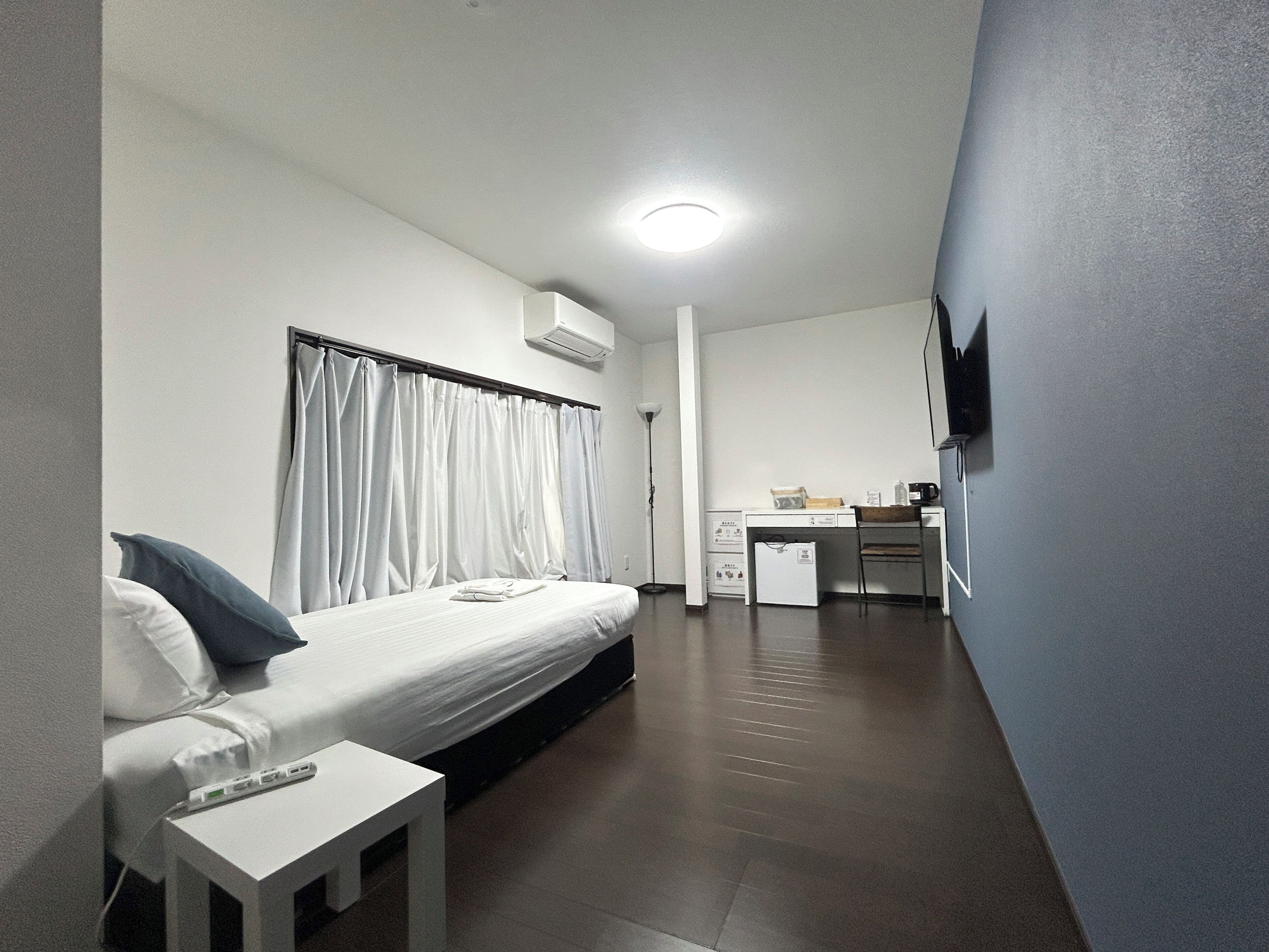 Premium Single Room, Non Smoking | Desk, laptop workspace, free WiFi, bed sheets