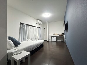 Premium Single Room, Non Smoking | Desk, laptop workspace, free WiFi, bed sheets - D-ryokan (Tokyo)