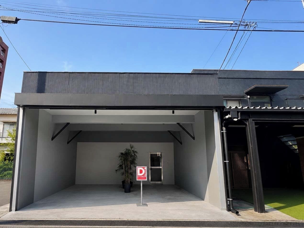 施設の正面