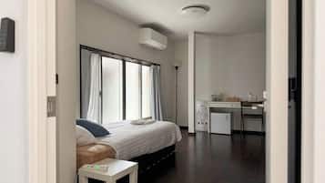 Premium Single Room, Non Smoking | Desk, laptop workspace, free WiFi, bed sheets