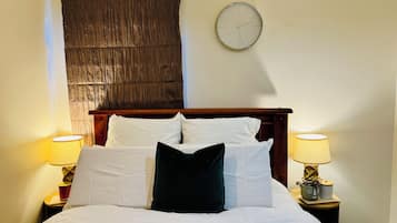 1 habitación, escritorio, tabla de planchar con plancha y wifi gratis