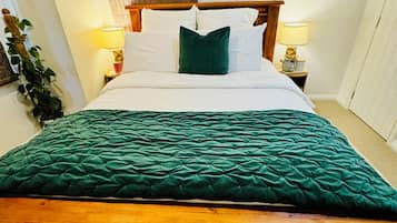 1 bedroom, desk, iron/ironing board, free WiFi