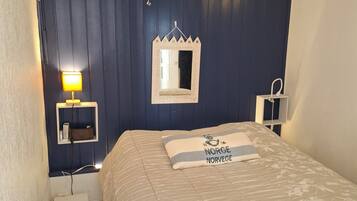 1 slaapkamer, een strijkplank/strijkijzer, gratis wifi