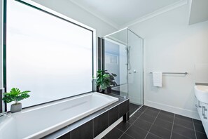 Doccia, asciugacapelli, asciugamani