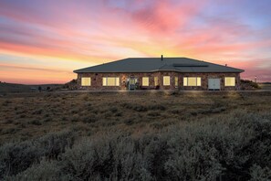 Exterior - Choice accommodation located in the "Infamous Wind River Mountains" of Wyoming (Atlantic City)