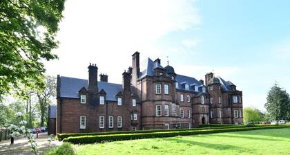 20 The Courtyard Ballochmyle House