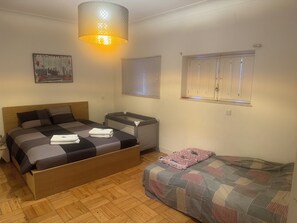 2 bedrooms, iron/ironing board, WiFi, bed sheets - Villa Avec Jardin à 2 Pas de la Plage à Porto ! Oasis de Confort et de Sérénité (Porto)