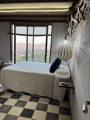 4 bedrooms, WiFi, bed sheets