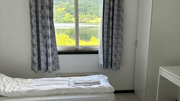 Basic Twin Room | Free WiFi