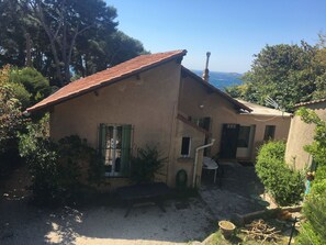 Exterior - Maison Vue sur la Mer , Quartier Résidentiel , à Quelques Minutes des Plages (Sanary-sur-Mer)