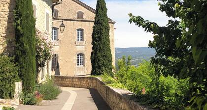 MĂ©nerbes, Maisons au cĆur du village. Piscine, terrasses charme et authenticitĂ©