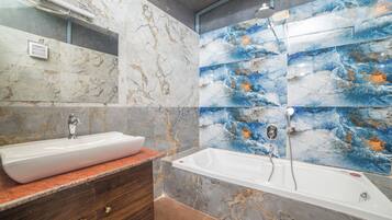 Honeymoon Chalet | Bathroom