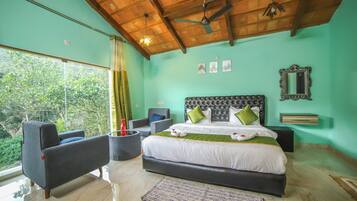 Villa | Free WiFi, bed sheets