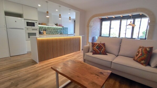 Smart TV - Arenal Getaway, Only 50 m From the Beach! Perfect for Family Holidays in Jávea (Platja de L'arenal)