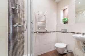 Apartamento | Banheiro | Chuveiro, toalhas de banho