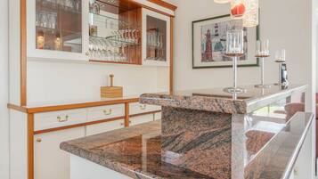 Bar (in der Unterkunft)