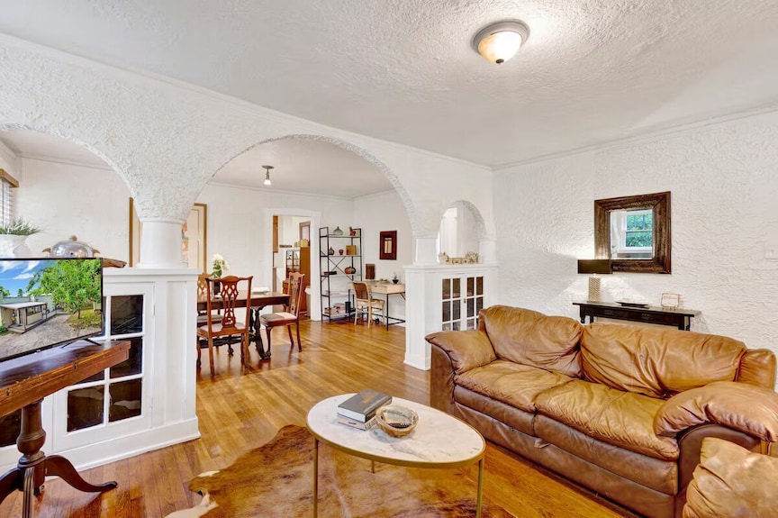 Historic Spanish Charm + Scenic View | Cozy Casita - Leeds, AL