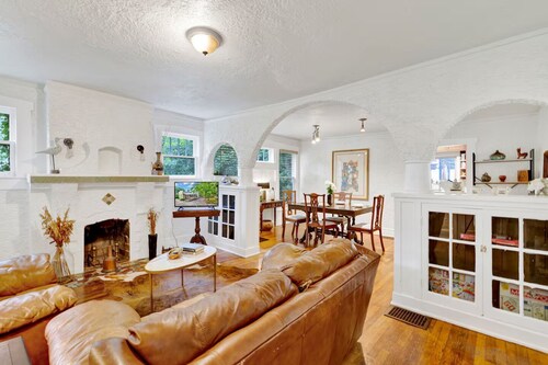 Historic Spanish Charm + Scenic View | Cozy Casita