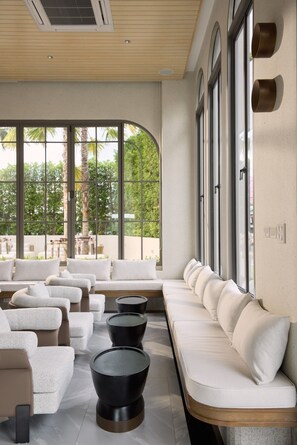 Lobby sitting area - Arco Phuket Town (Phuket)