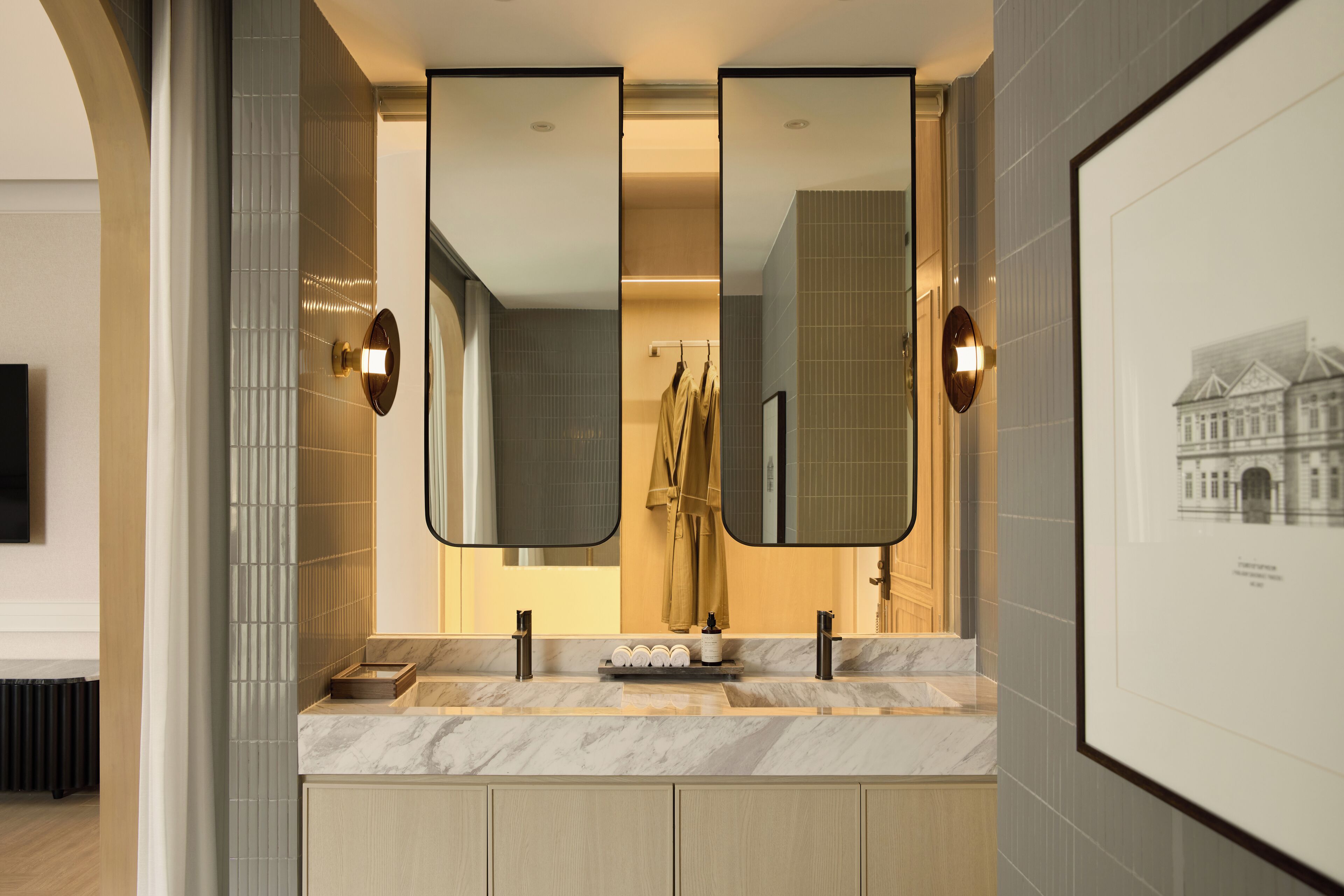 Family with Bathtub | Bathroom | Free toiletries, hair dryer, bathrobes, slippers