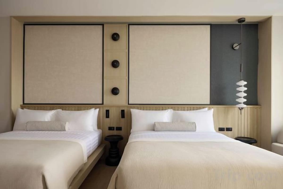 Literie de qualité supérieure, coffres-forts dans les chambres, bureau