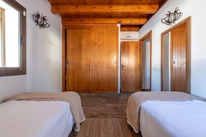 3 Schlafzimmer, Zimmersafe, Bügeleisen/Bügelbrett, Reisekinderbett