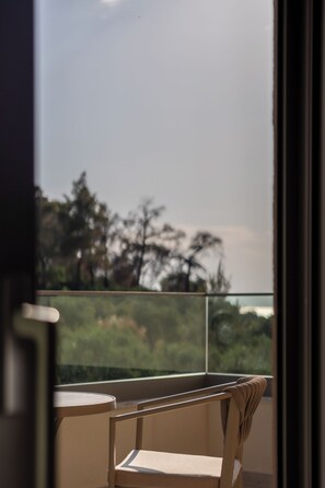 Junior Room, 1 Queen Bed with Sofa bed, Balcony, Partial Sea View | In-room safe, desk, free WiFi, bed sheets - HP Family Suites (Sithonia)