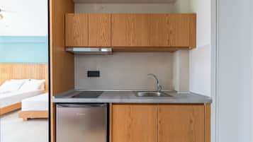 Fridge, stovetop, espresso maker, electric kettle