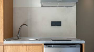 Junior-værelse - 1 queensize-seng med sovesofa - balkon | Privat køkken | Køleskab, kogeplade, espressomaskine, elkedel