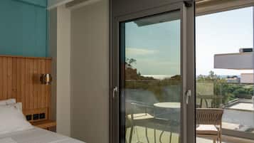 In-room safe, desk, free WiFi, bed sheets