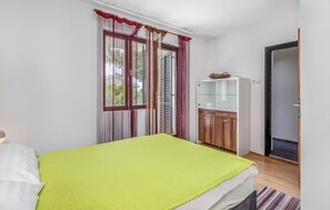 2 Schlafzimmer, Reisekinderbett, kostenloses WLAN, Bettwäsche