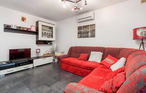 TV - 2 bedroom nice apartment in Rab (Rab)