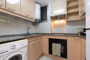 Frigorifero, microonde, forno, macchina per tè/caffè