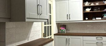 Spacious House nr Cambridge with Parking & Garden