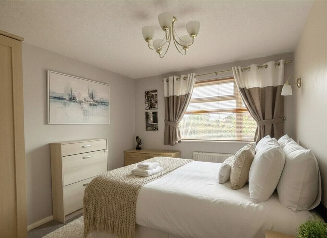 2 bedrooms, iron/ironing board, free WiFi, bed sheets