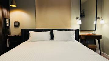 3 habitaciones, escritorio, tabla de planchar con plancha y wifi