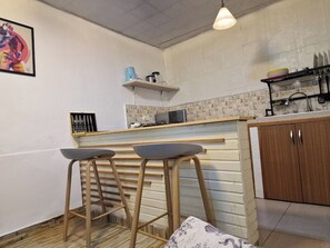 Private kitchen - Blueberry suite 1 with a minimalist touch to make you feel @ home.  (Accra)