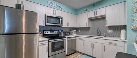 Fridge, microwave, oven, stovetop