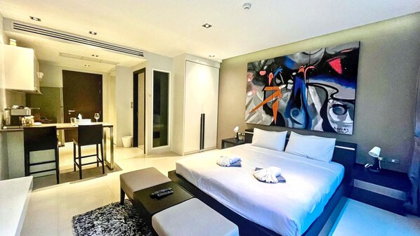 1 bedroom, iron/ironing board, internet, bed sheets