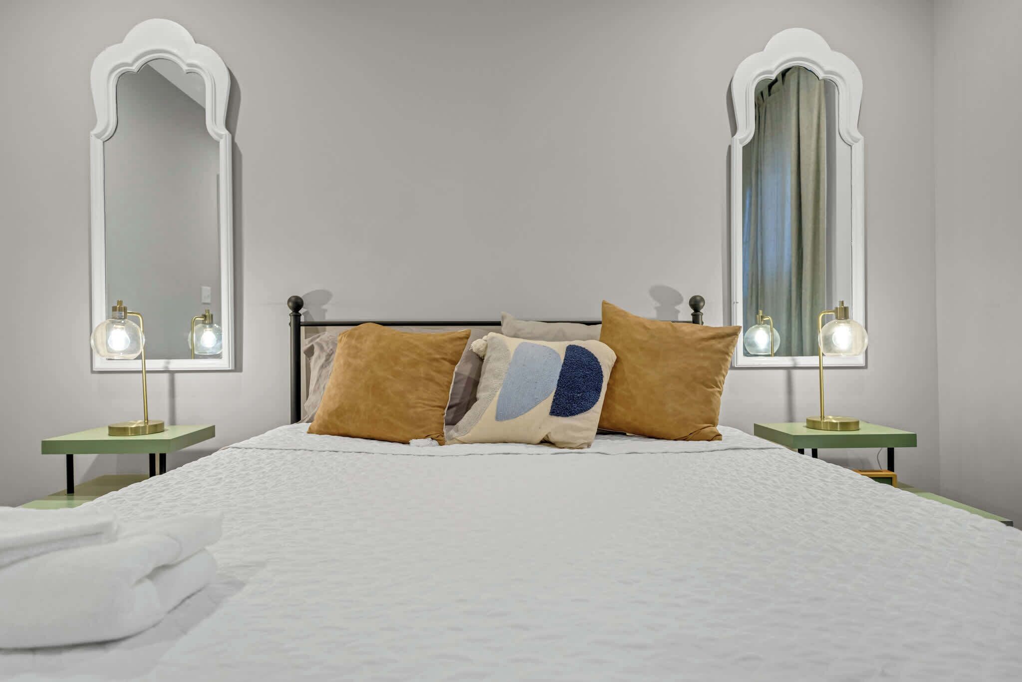 3 bedrooms, iron/ironing board, WiFi, bed sheets