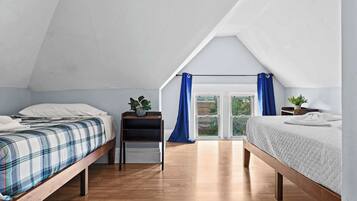 3 bedrooms, desk, iron/ironing board, WiFi