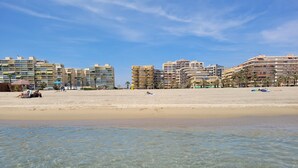 Beach - Canet-en-Roussillon - 4 people - T2 - Private parking - Air conditioning (Canet-en-Roussillon)