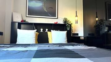 3 slaapkamers, een strijkplank/strijkijzer, wifi, beddengoed