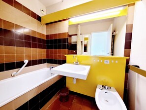 Bathroom - Canet-en-Roussillon - Bright T2 for 4, terrace, private parking, beach 50m away (Canet-en-Roussillon)