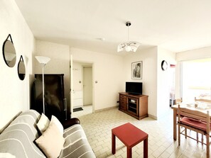 TV - Canet-en-Roussillon T2 - 3 ppl, Seafront, Elevator (Canet-en-Roussillon)