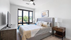 2 bedrooms, desk, iron/ironing board, WiFi