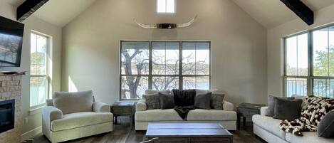 Smart-tv en een open haard