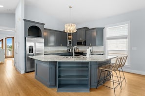 House, Multiple Beds, Pool Access (8506 Lydia Ln) | Private kitchen | Fridge, microwave, oven, stovetop - Beach Bay Getaway! Bayfront 4BR 4BA House Sleeps 12 Private Pool Boat Dock (Panama City Beach)