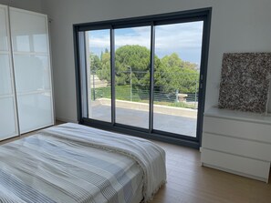 4 habitaciones, tabla de planchar con plancha y wifi 