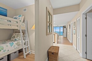 2 bedrooms, individually decorated, individually furnished, free WiFi - Aqua Resort 1207 - Stay Salty (Panama City Beach)